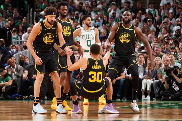 凯文-杜兰特发威 火箭位列NBC权力榜第六